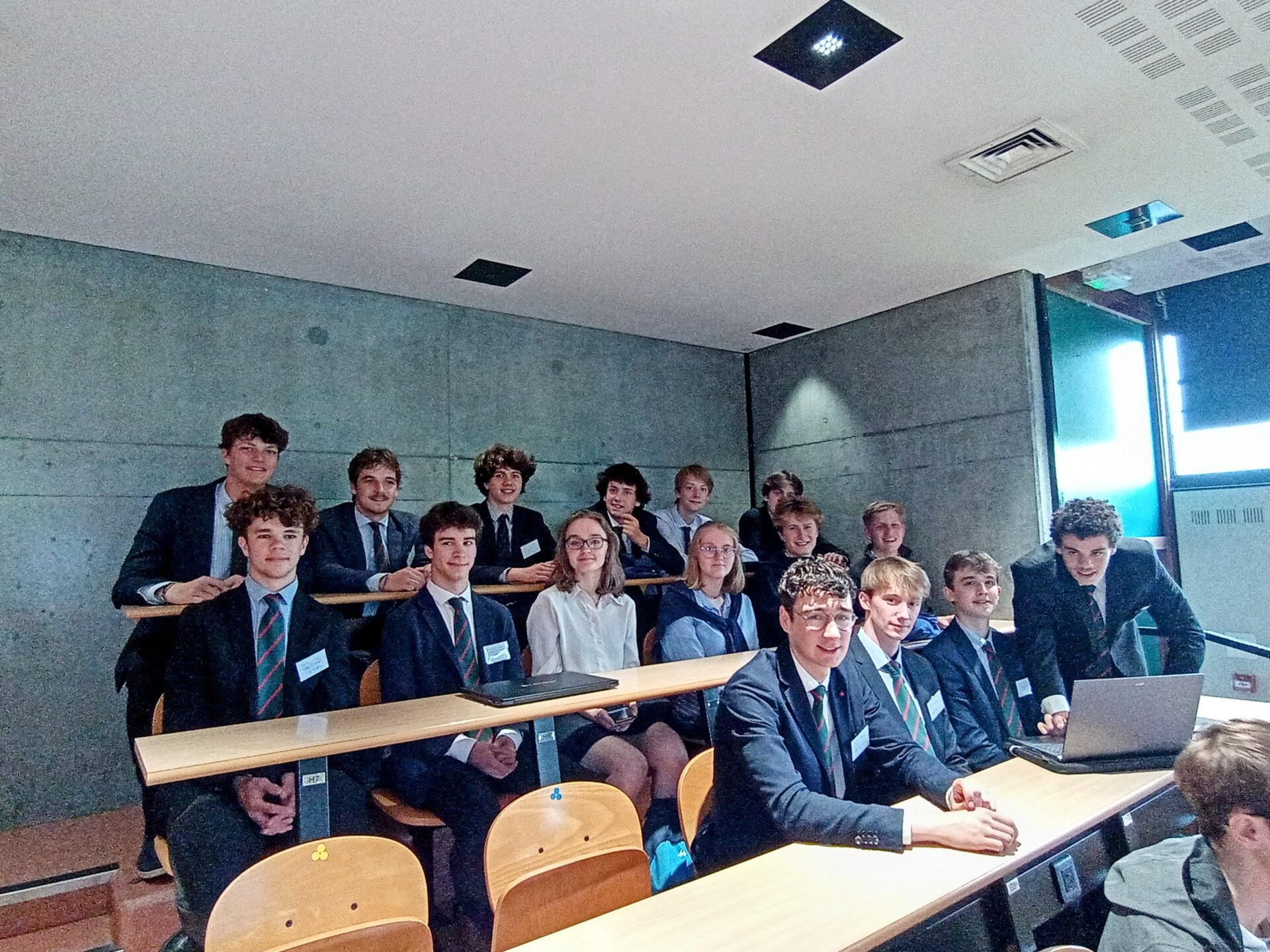 Collège Saint-Benoît de Maredsous au congrès Math.en.Jeans 2023 (Mulhouse)